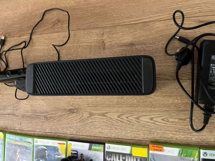XBox 360 25gb game console and games