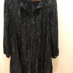 Black light sparkly dress with tassel detail (XS)