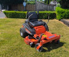 Ride on lawnmower