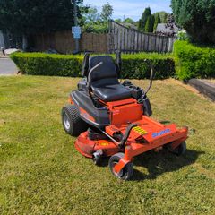 Ride on lawnmower
