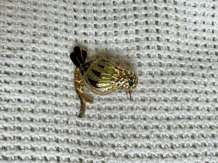 Gold bird brooch (antique)