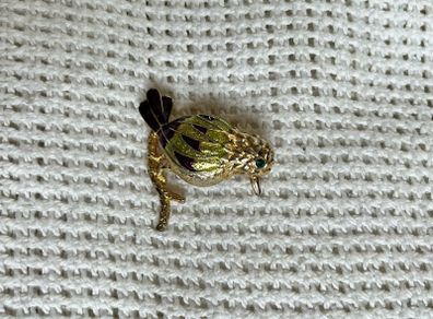 Gold bird brooch (antique)