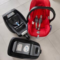 maxi Cosi car seat  and 2 easifix bases