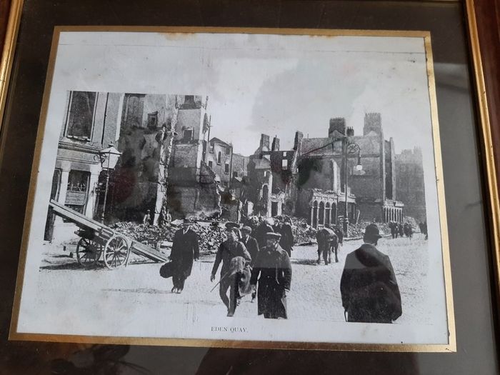 3 vintage history prints