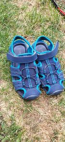 Free kids summer sandal runner size 13/33