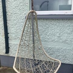 egg chair
