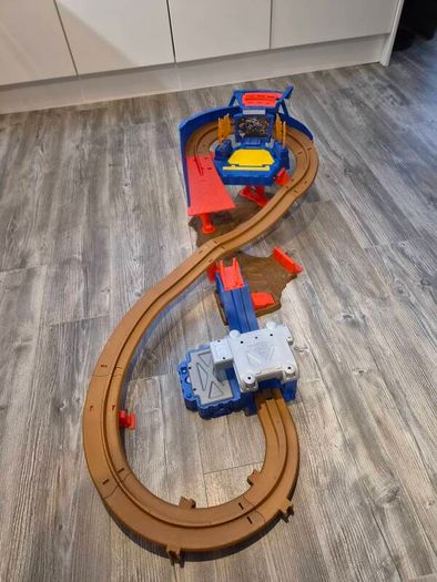 Monster truck race track (monster jam)