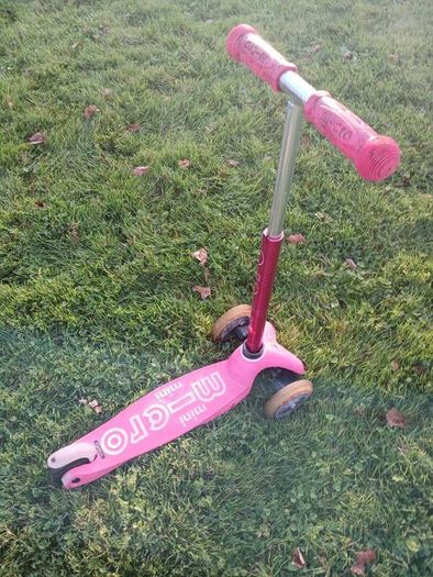 pink micro scooter