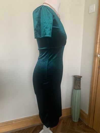 Zara green velvet dress. Size S