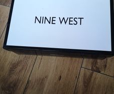 Nine West gold ladies shoe. Size 6/39. Never worn. Original box and packaging.