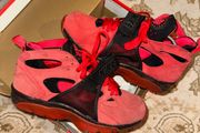 Nike Air Trainer Huarache Love Hate 647591-600