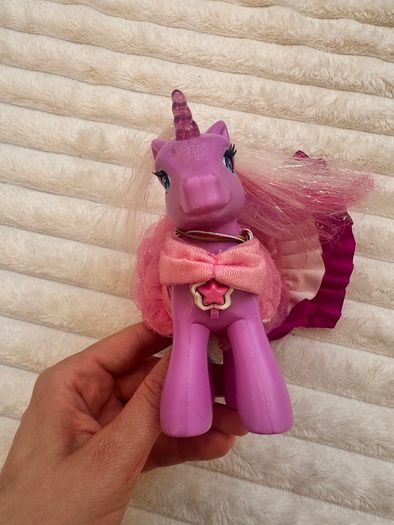 My Little Pony Lily Lightly Unicorn Light Up With Dress Damaged Dirty Lash approx. 12 cm. Used Please see photos