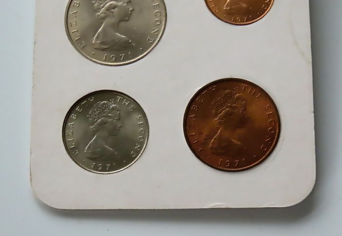 Isle of Man First decimal coin set 1971 | Pobjoy Mint 6 coins with card