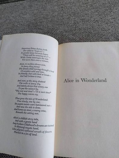 Alice in Wonderland by Lewis Carroll 1950's hardback in very good condition with signs of wear on the cover see photos FREE STANDARD POSTAGE INCLUDED