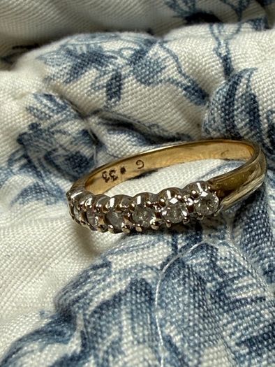 9ct gold diamond ring .33carat size P free register post