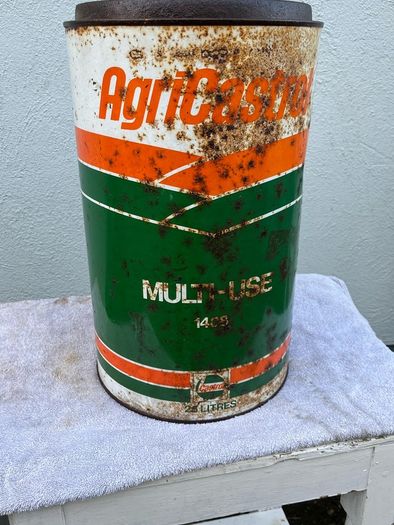 vintage oil can