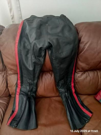 Ladies leather motorbike suit