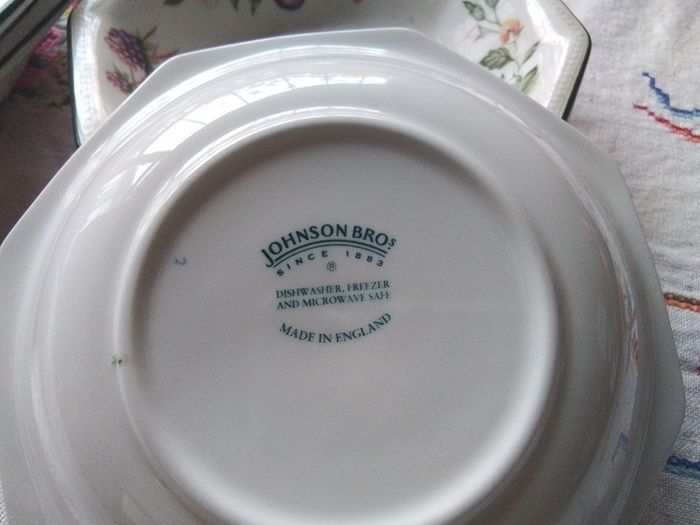 Six Small Fruit Bowls Johnson Bros