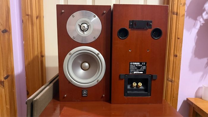 Vintage Dual Quadro amplifier with Yamaha speakers