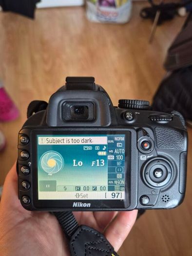 Nikon D3000 slr camera