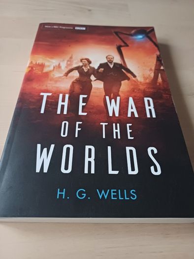 The War of the Worlds by H.G. Wells (Science Fiction Paperback 2018)