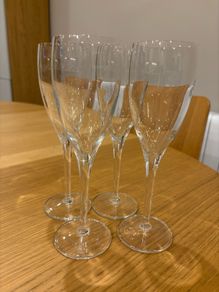 4 Wine Glasses