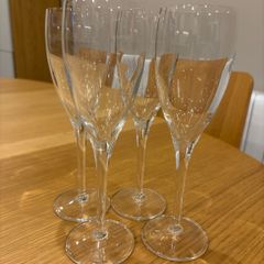 4 Wine Glasses