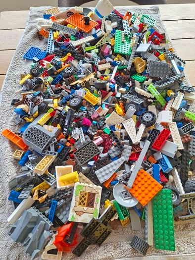 Lego Mixed Box - storage box included