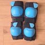 Child's spiderman helmet blindside knee and elbow pads Image 2
