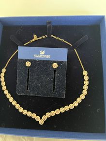 Swarovski Necklace & Matching Earrings