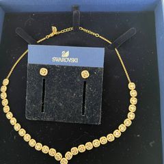 Swarovski Necklace & Matching Earrings