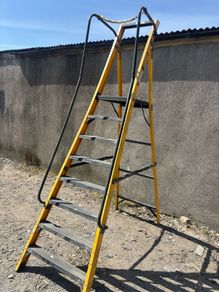 Youngman Podium Ladder