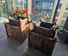 4 oak wooden planters