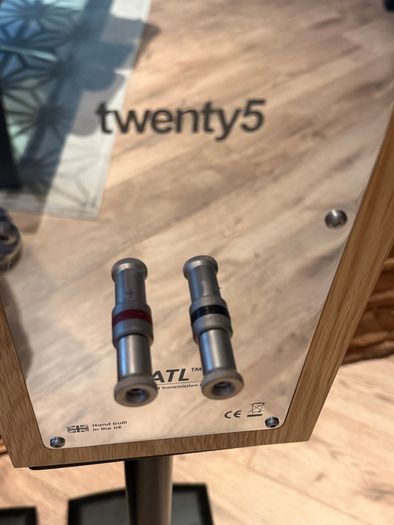 PMC twenty5.21 with stands
