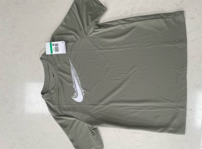 Kids Nike green t-shirt