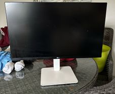 lg 27 inch 4k monitor (parts)