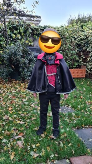 Dracula Halloween costume