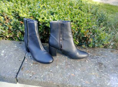 Black ankle