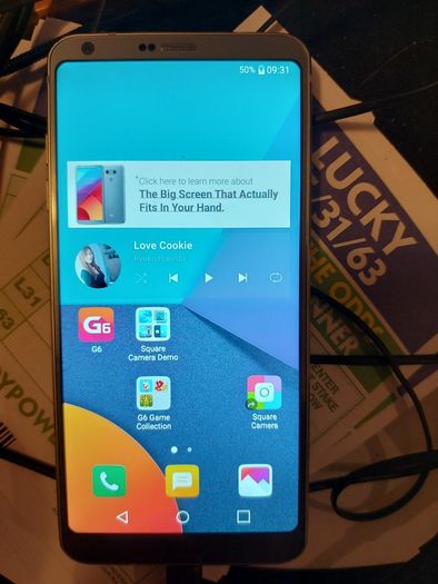 LG G6 mobile phone, 32GB, sim tray missing, excellent cosmetic condition otherwise