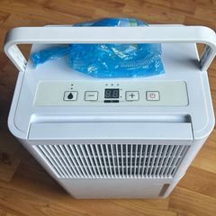 Dehumidifier 5-10 L per day.