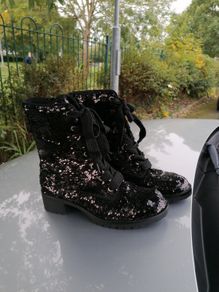 Black sequence boots