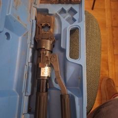 Hydraulic crimping tool