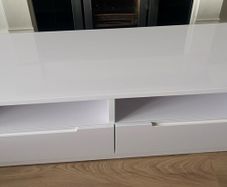 White Gloss TV Stand / TV Unit