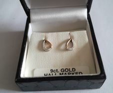 ladies 9ct gold earrings