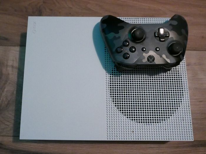 Xbox One S 1TB Console and Controller