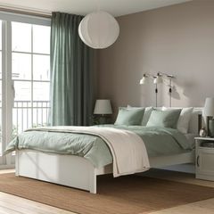 White Songesand Bed frame and mattress