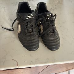football boots kids uk size 2