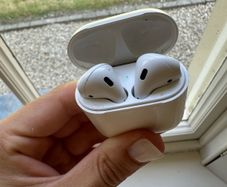 Apple airpods
