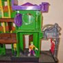Imaginext Joker Bank playset Image 5