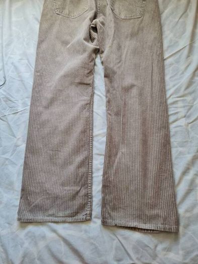 Tommy hilfiger comfo town cords Size 38/32 zip fly beige in excellent condition